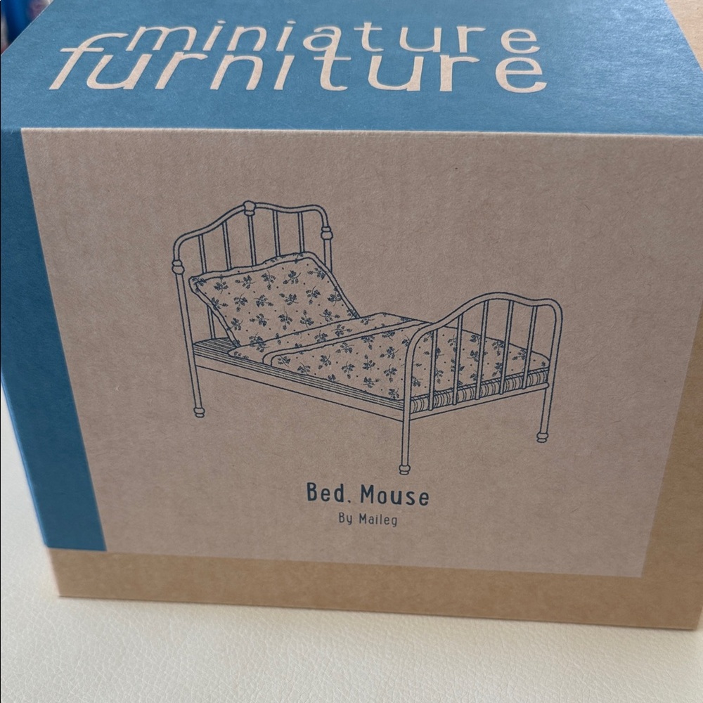 Maileg Bed, Mouse - Off White / Blue
